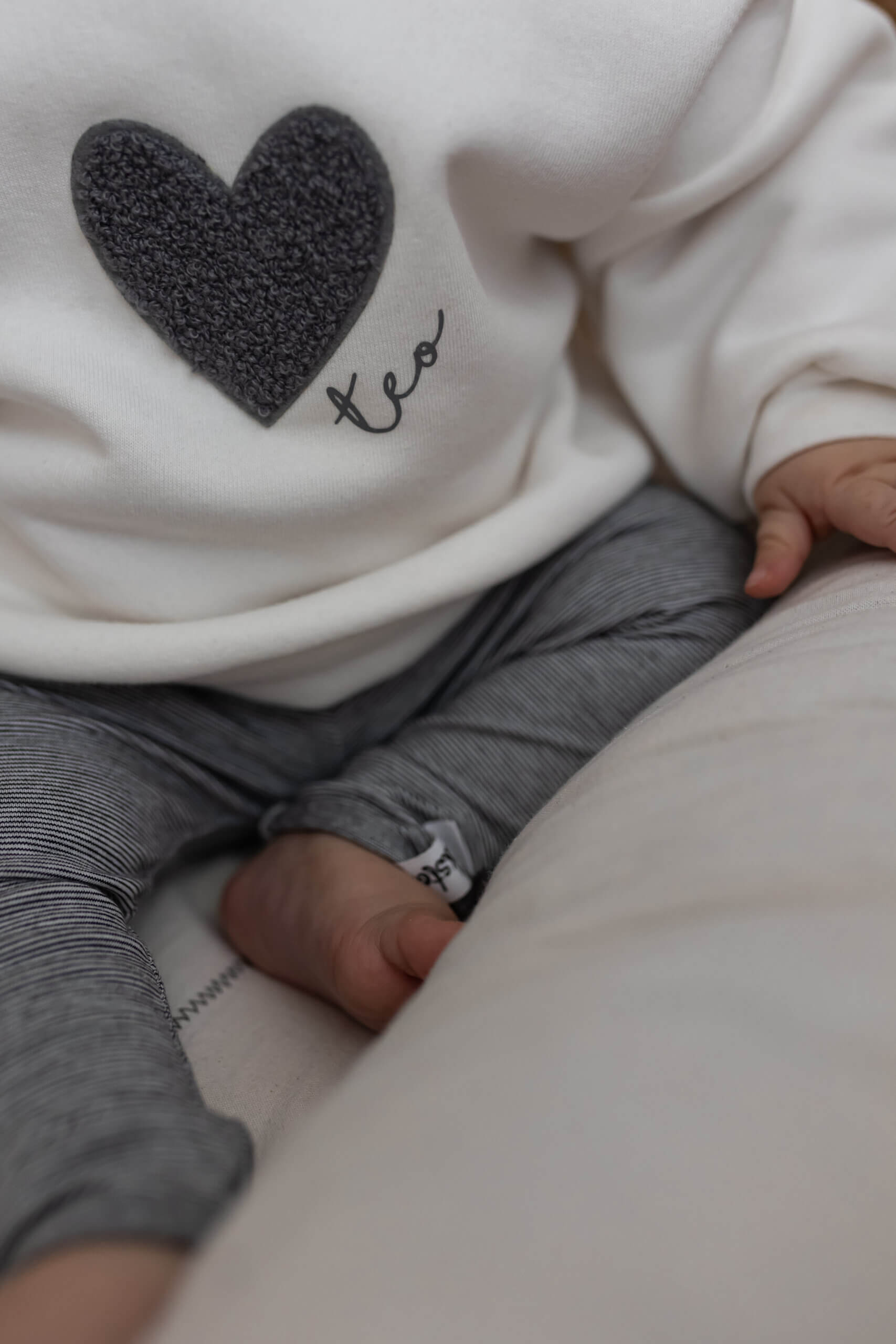 Sweater mit Herz – Bild 4